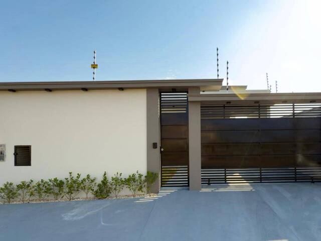 #83 - Casa para Venda em Alta Floresta - MT