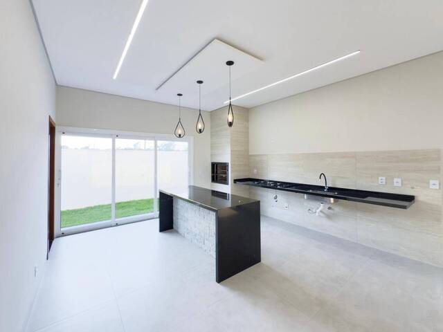 #84 - Casa para Venda em Alta Floresta - MT