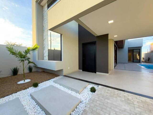 #105 - Casa para Venda em Alta Floresta - MT - 2